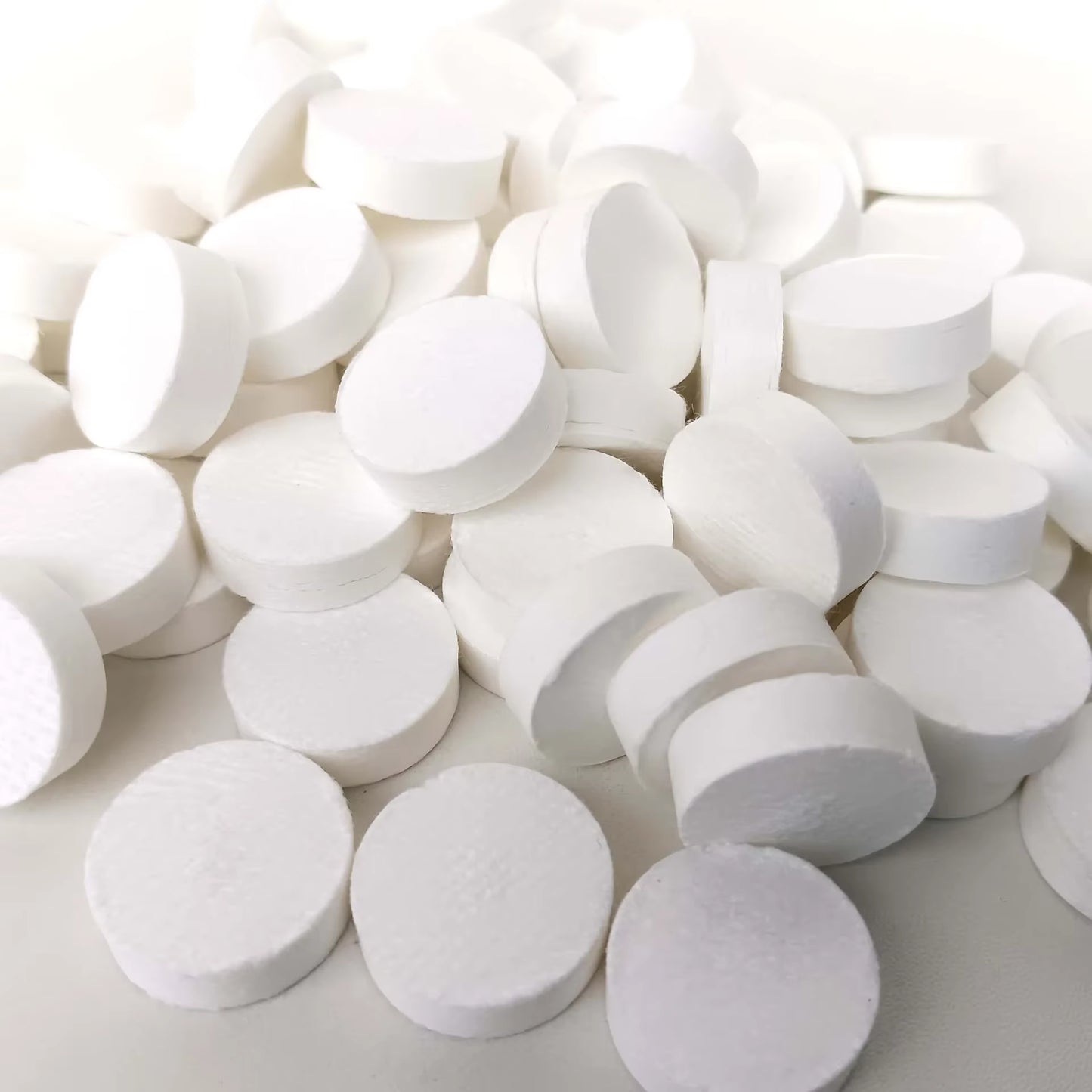 50Pcs Disposable Compressed Towel Coin Tissue Travel Portable Mini Compressed Towel for Outdoor Travel BBQ Camping Face Wipes